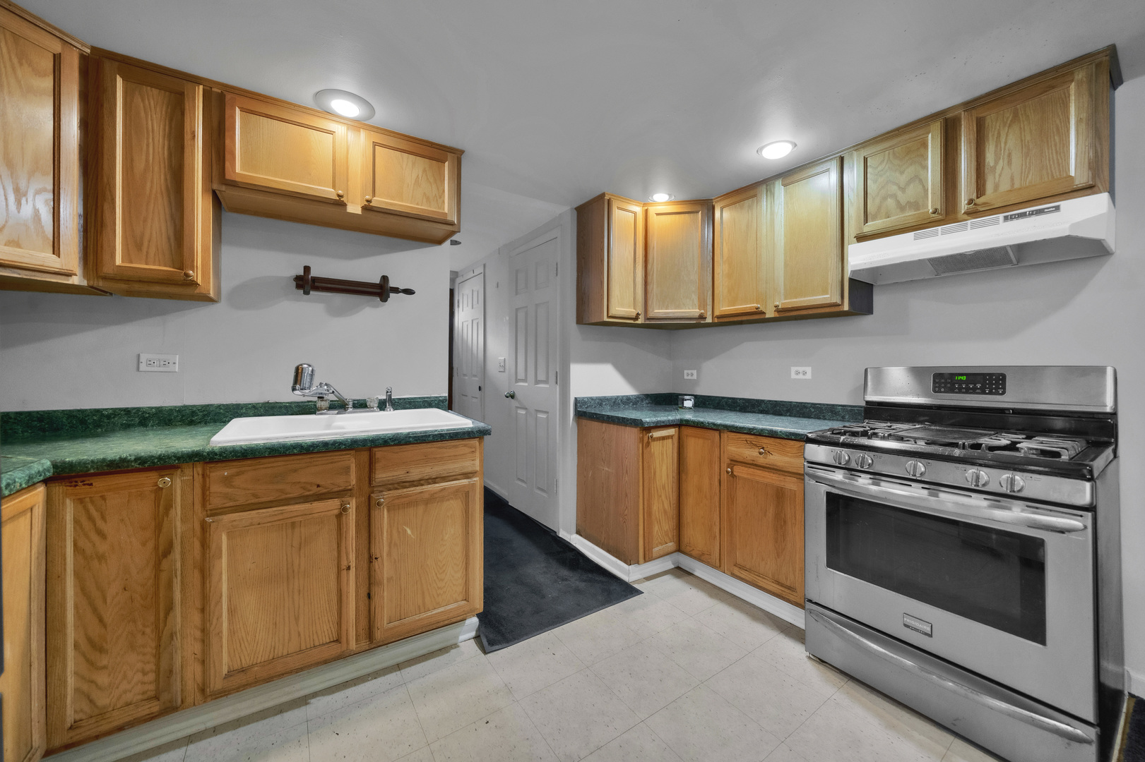 3359 N Oak Park Avenue, Chicago, IL 60634