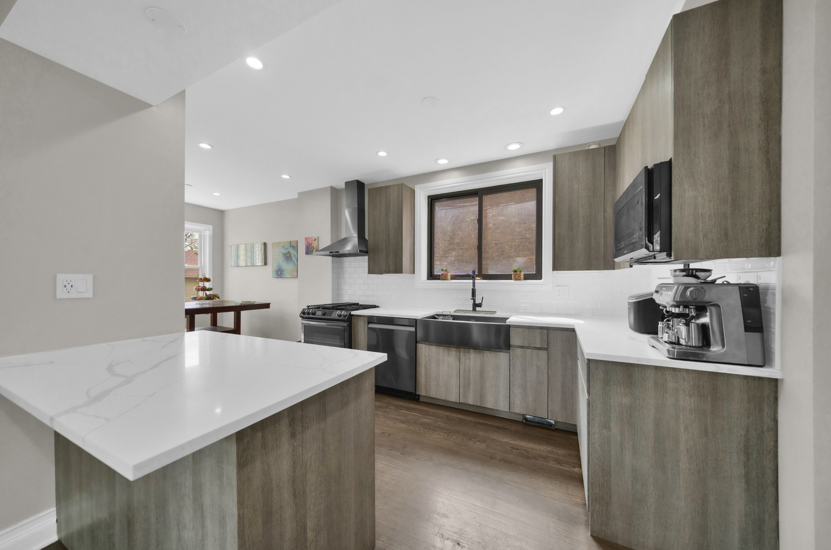 3359 N Oak Park Avenue, Chicago, IL 60634