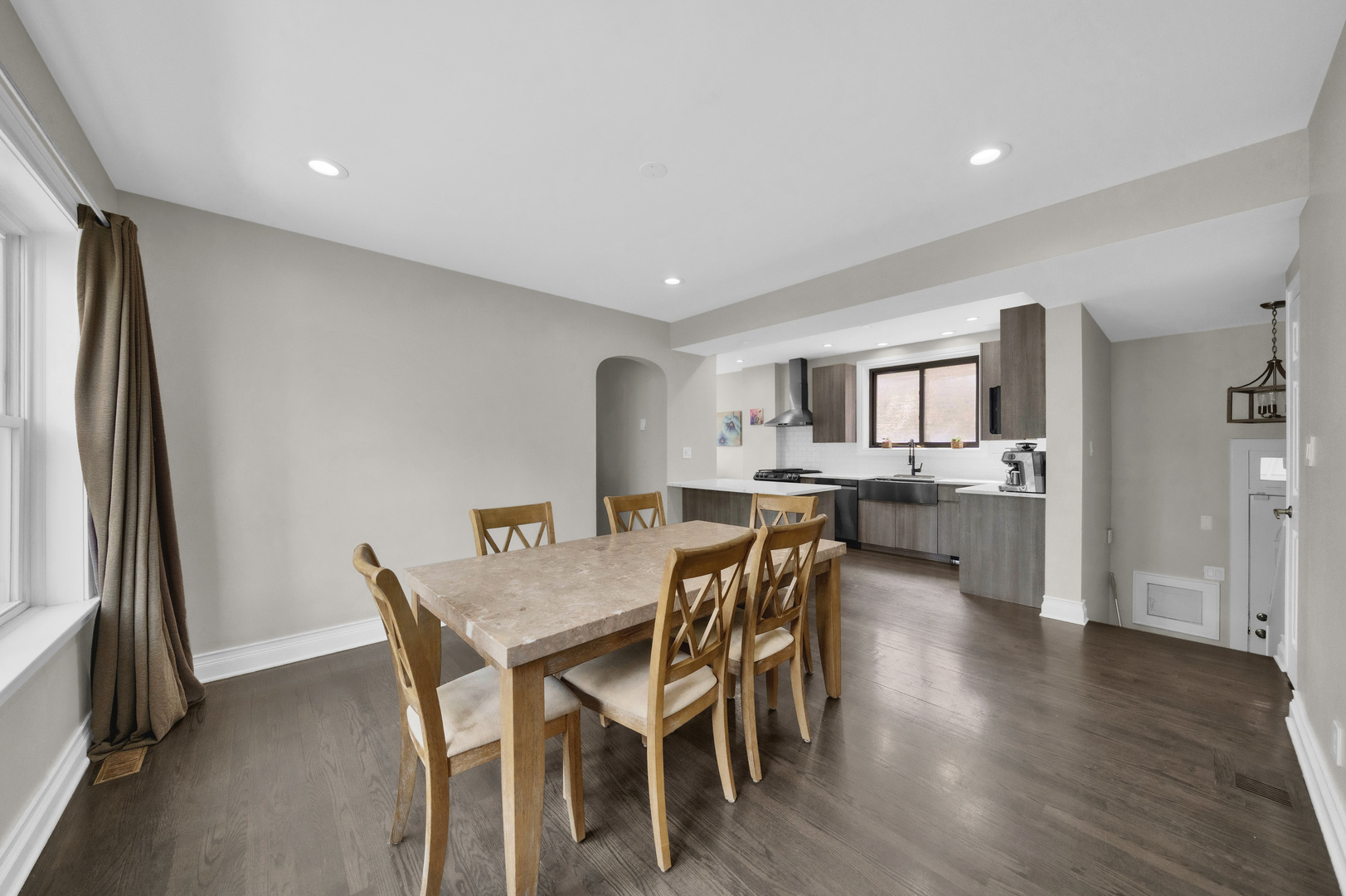 3359 N Oak Park Avenue, Chicago, IL 60634