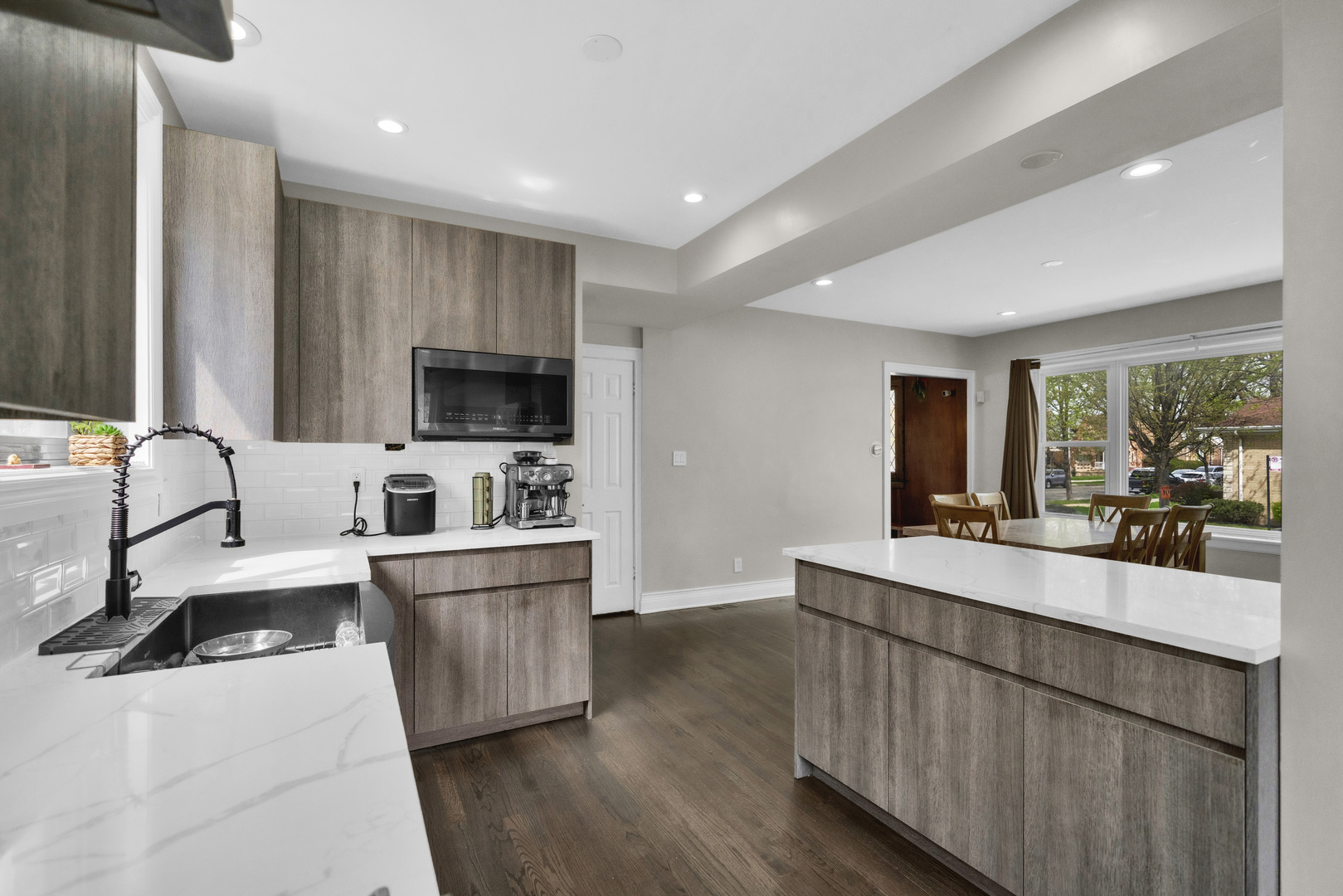 3359 N Oak Park Avenue, Chicago, IL 60634