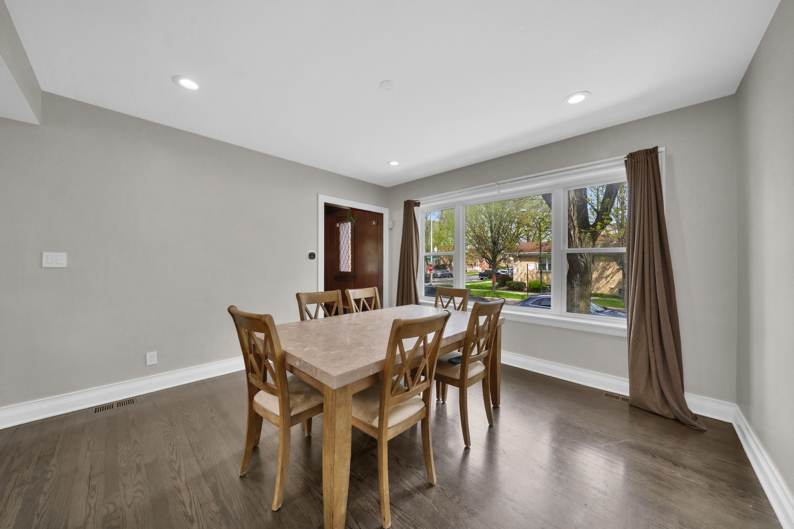 3359 N Oak Park Avenue, Chicago, IL 60634