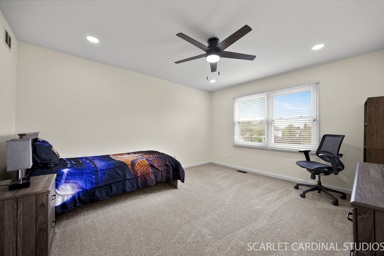 4042 Broadmoor Circle, Naperville, IL 60564