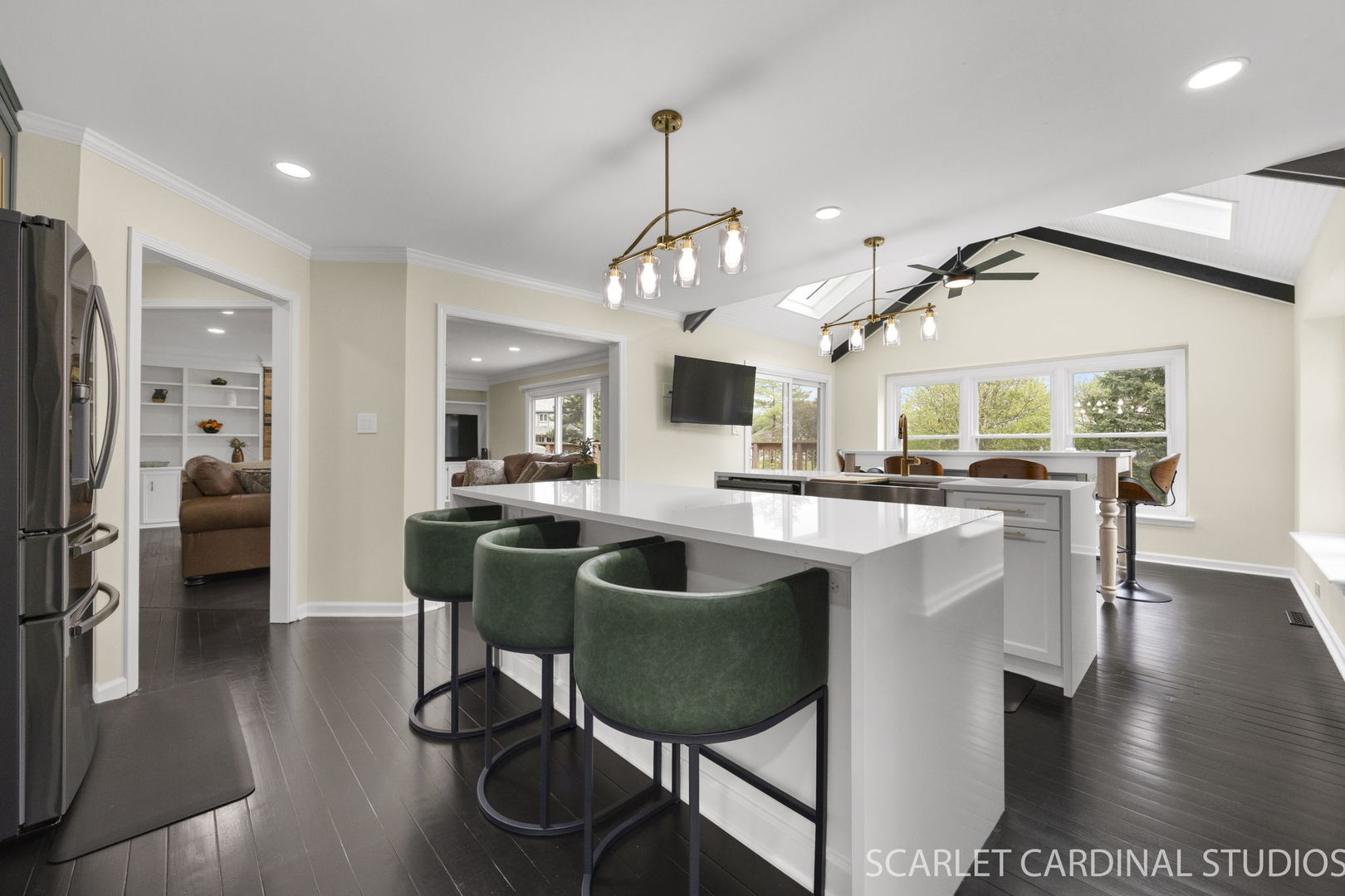 4042 Broadmoor Circle, Naperville, IL 60564