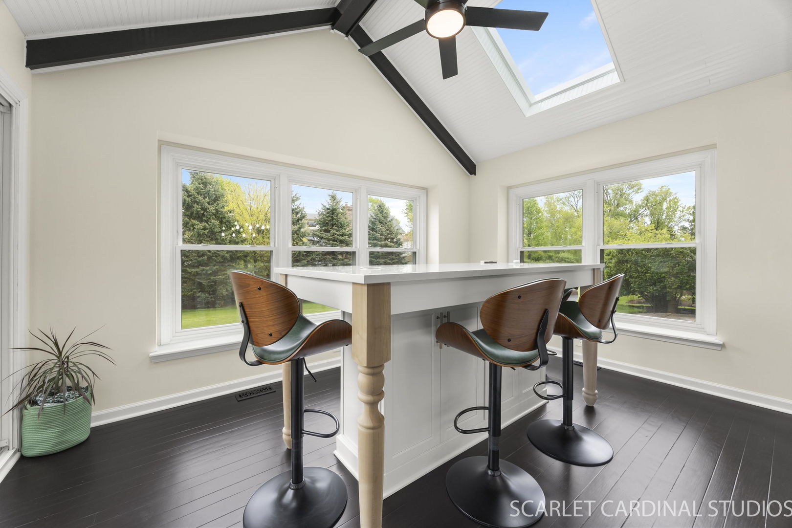 4042 Broadmoor Circle, Naperville, IL 60564