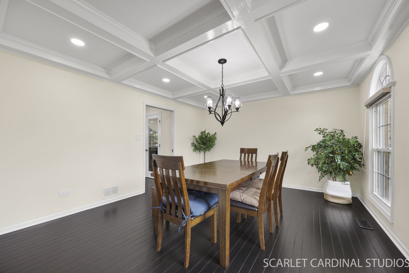 4042 Broadmoor Circle, Naperville, IL 60564
