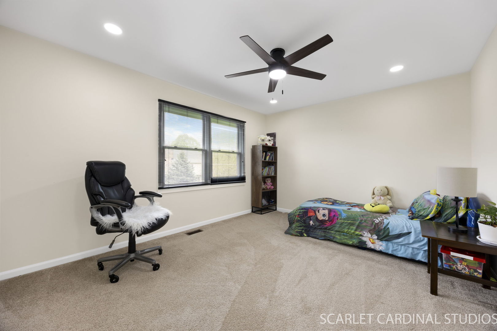 4042 Broadmoor Circle, Naperville, IL 60564