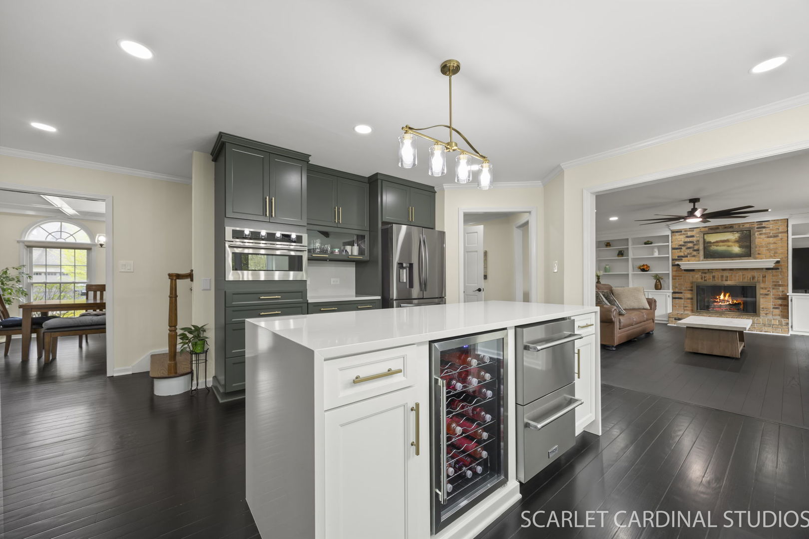 4042 Broadmoor Circle, Naperville, IL 60564