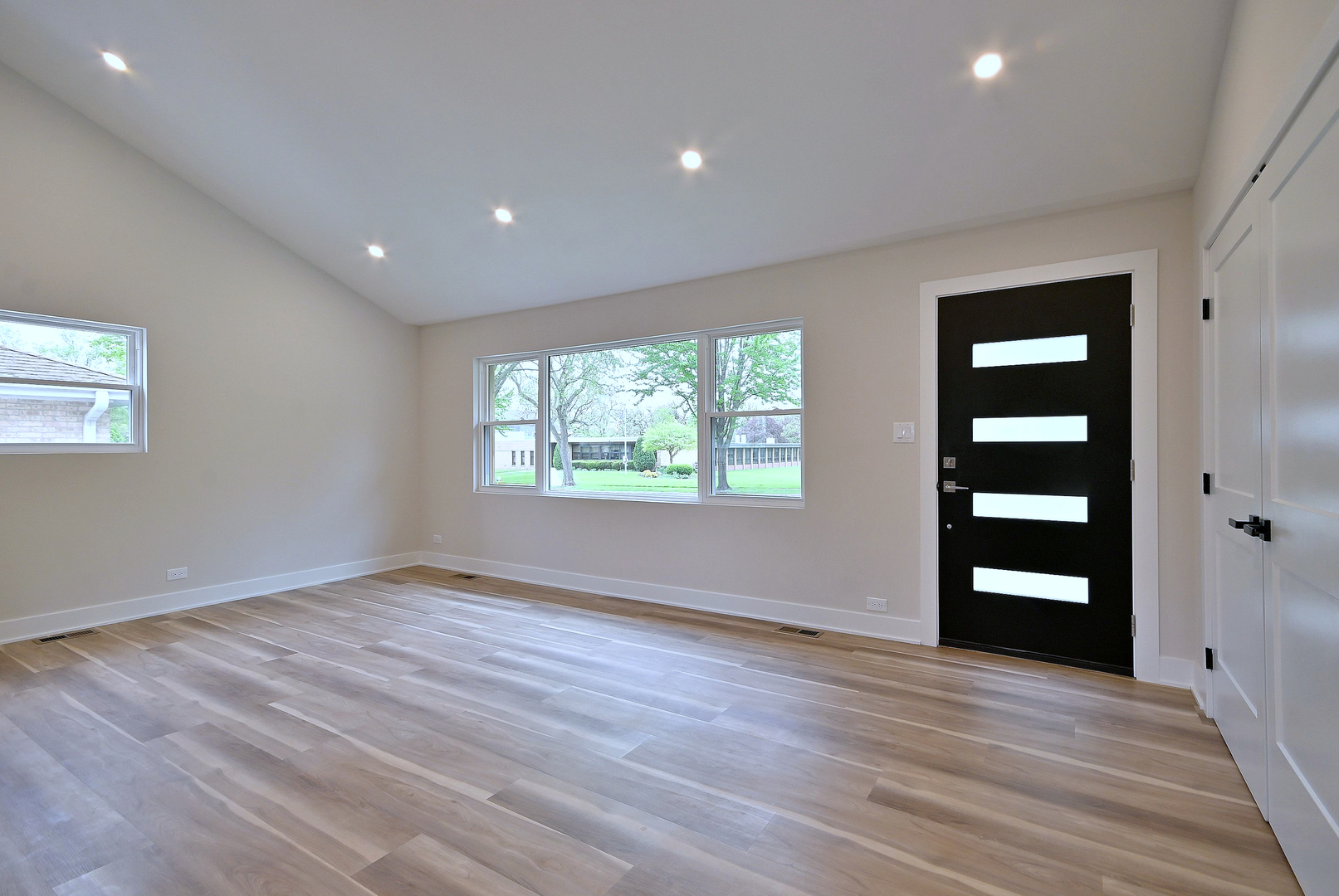 453 N West Avenue, Elmhurst, IL 60126