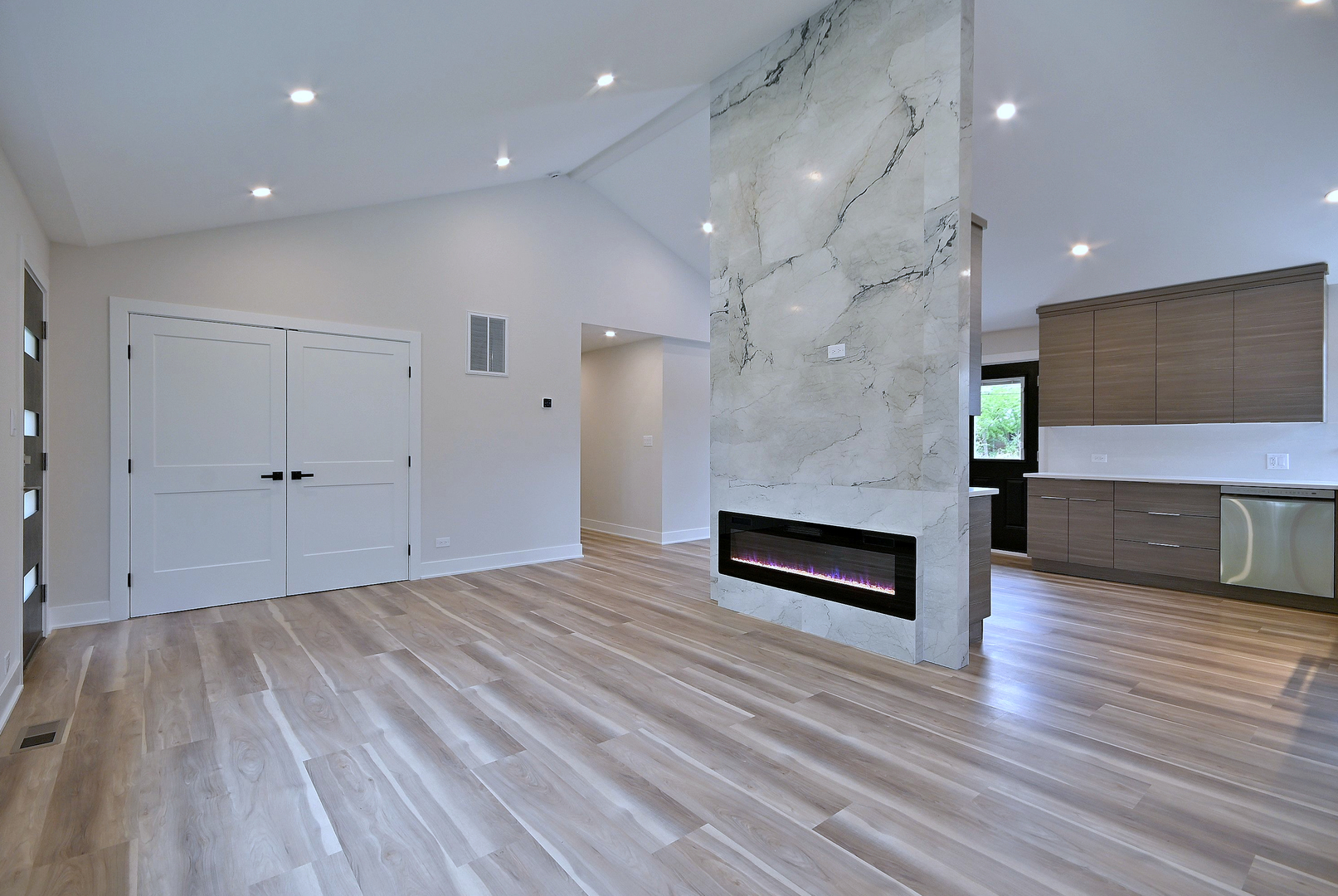 453 N West Avenue, Elmhurst, IL 60126