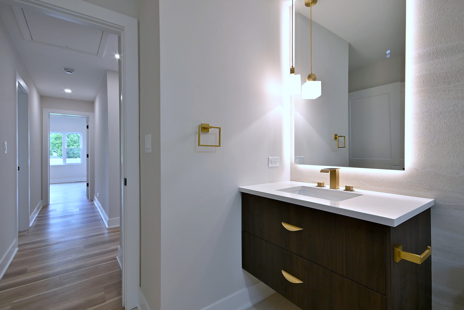 453 N West Avenue, Elmhurst, IL 60126