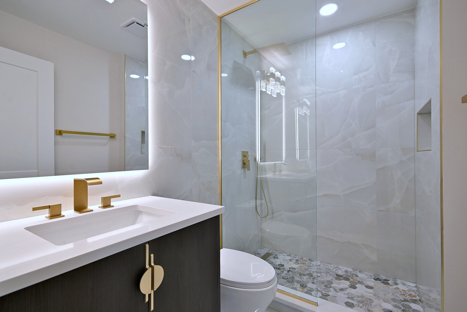 453 N West Avenue, Elmhurst, IL 60126