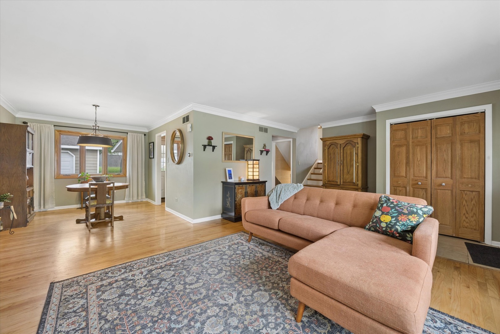 5923 Brookbank Road, Downers Grove, IL 60516