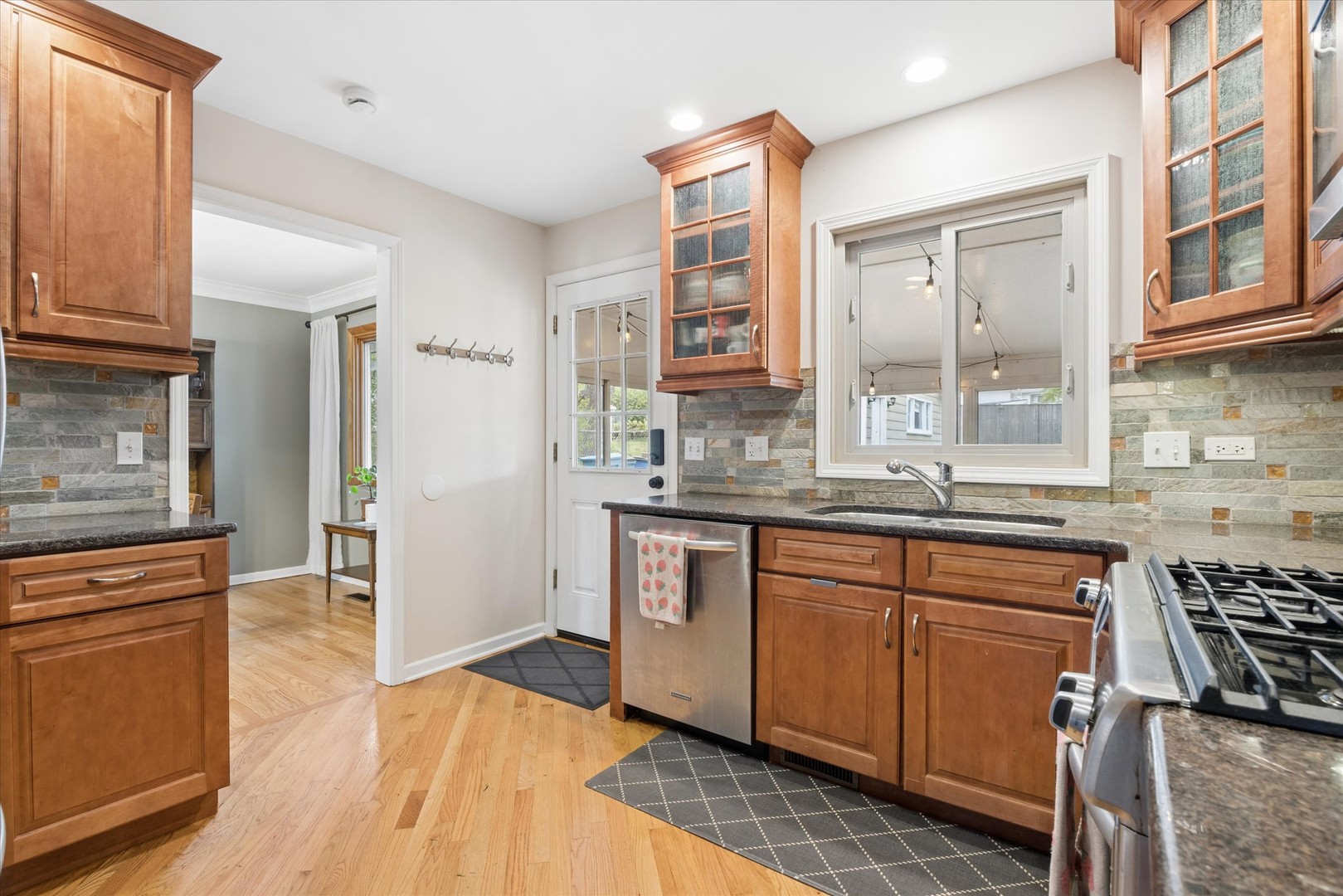 5923 Brookbank Road, Downers Grove, IL 60516