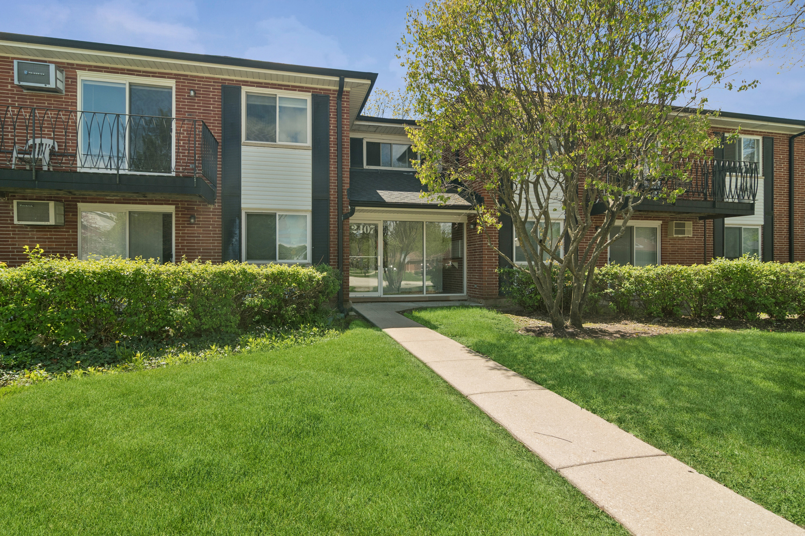 2407 E Olive Street #2F, Arlington Heights, IL 60004