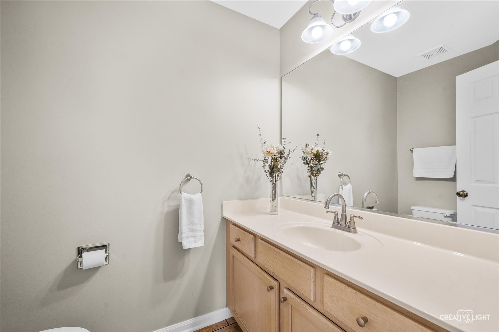 2844 Bluewater Circle, Naperville, IL 60564