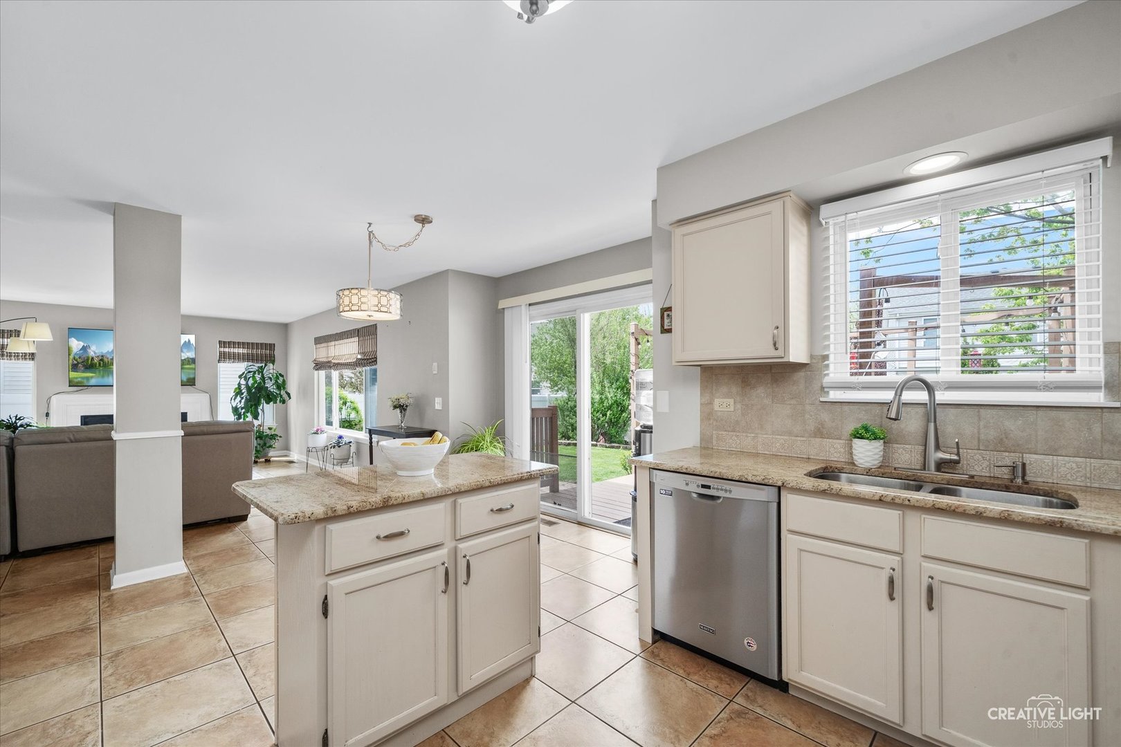 2844 Bluewater Circle, Naperville, IL 60564