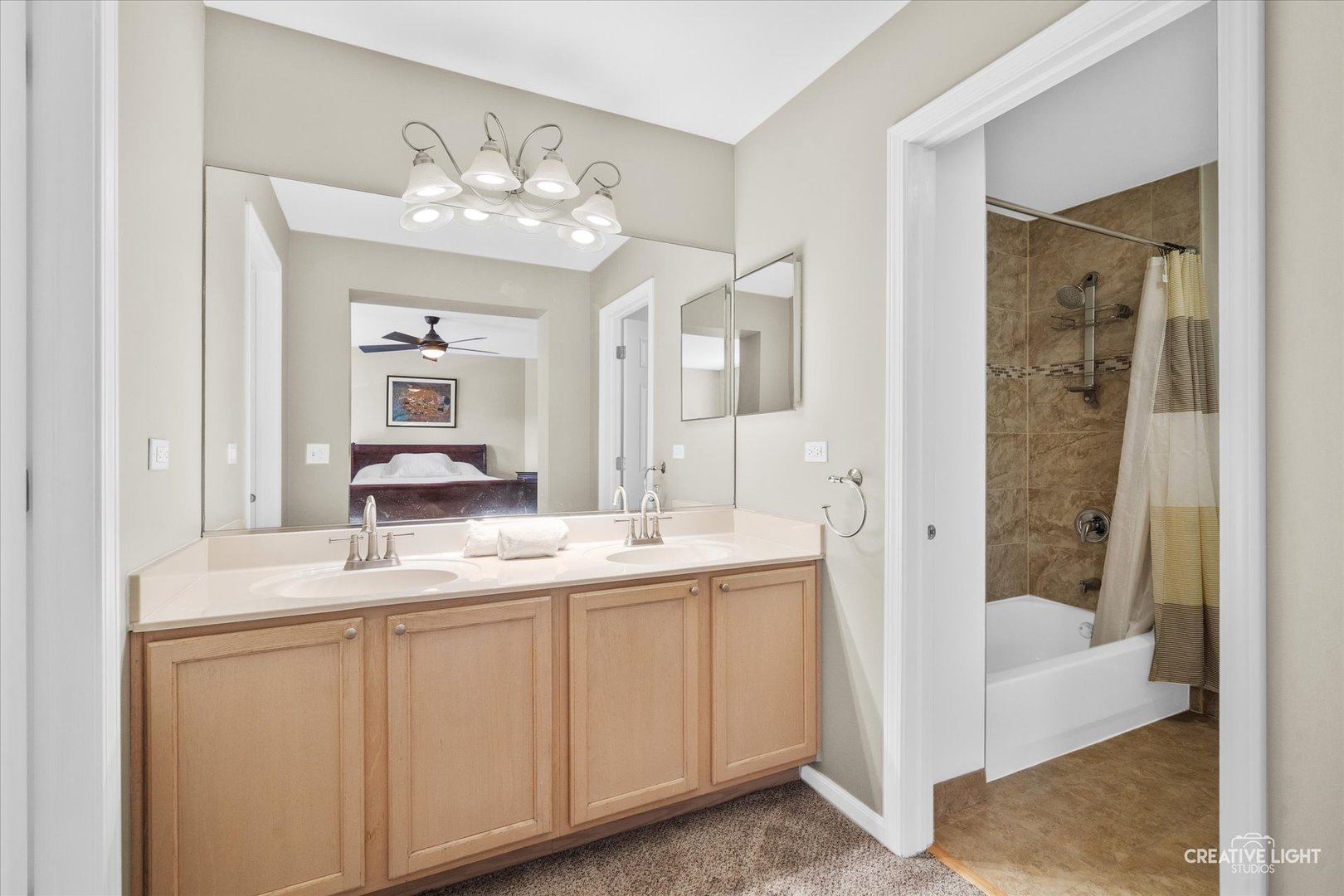 2844 Bluewater Circle, Naperville, IL 60564