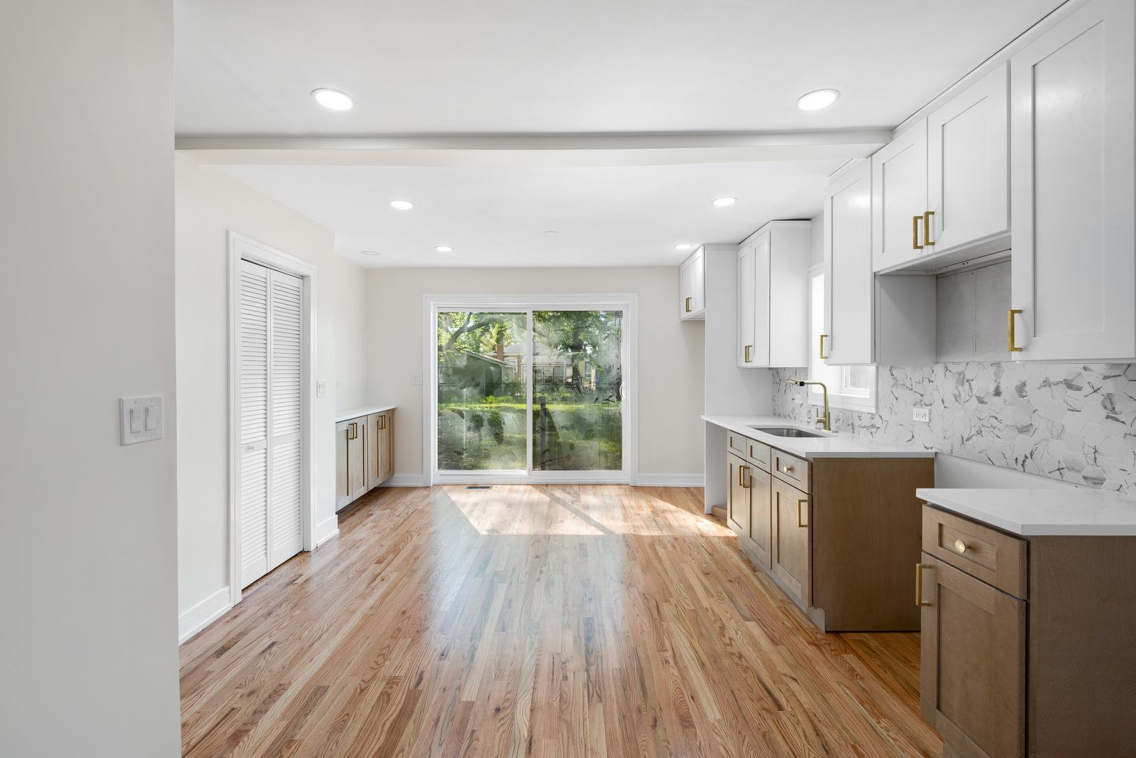8742 S Washtenaw Avenue, Evergreen Park, IL 60805