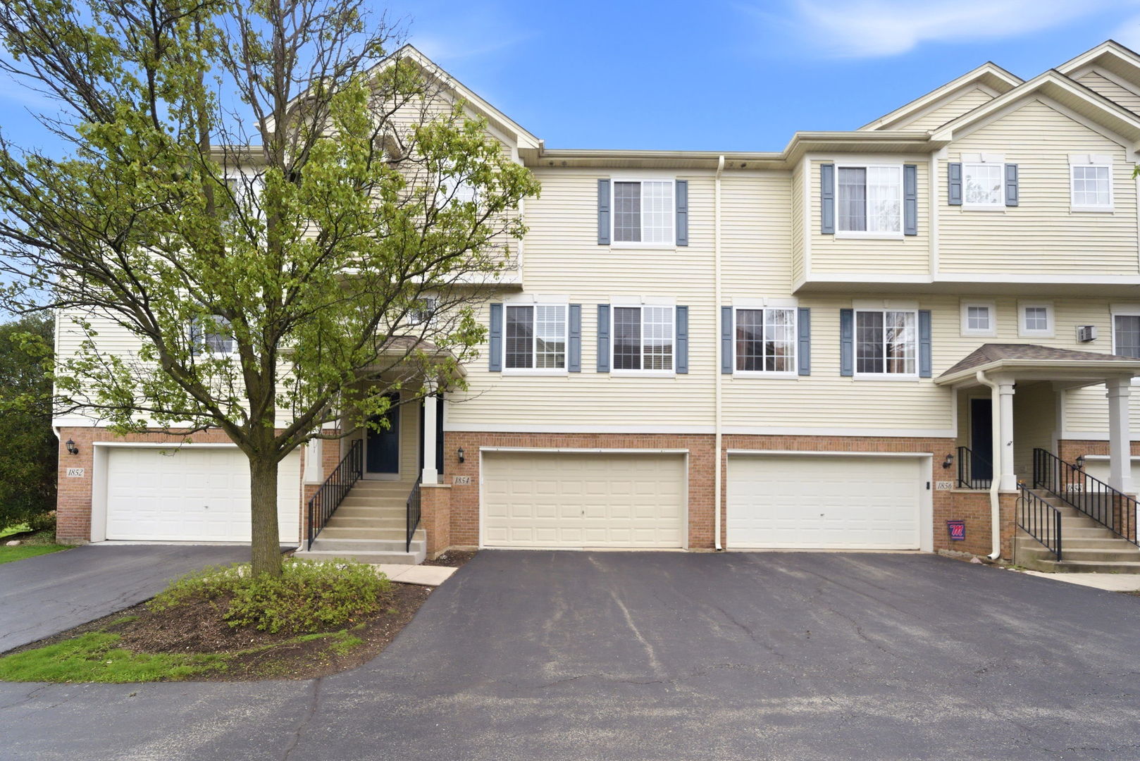 1854 Fredericksburg Lane, Aurora, IL 60503