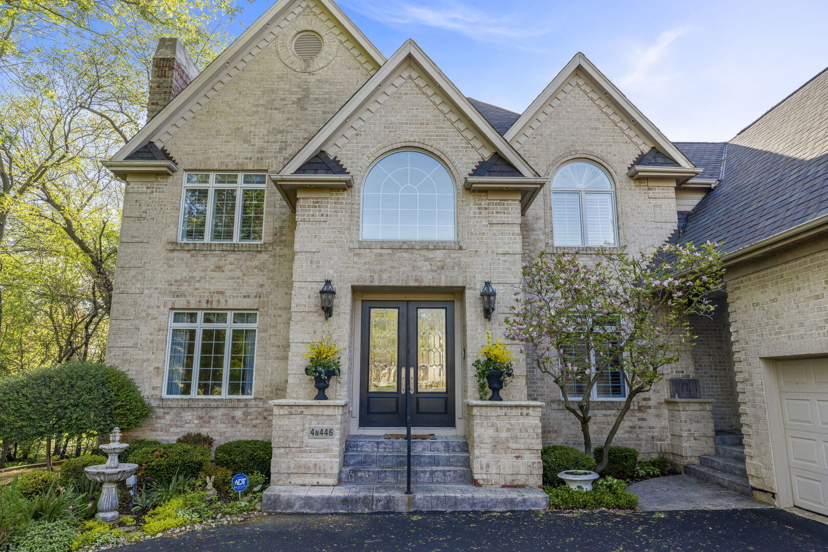 4N446 Mountain Ash Drive, Wayne, IL 60184