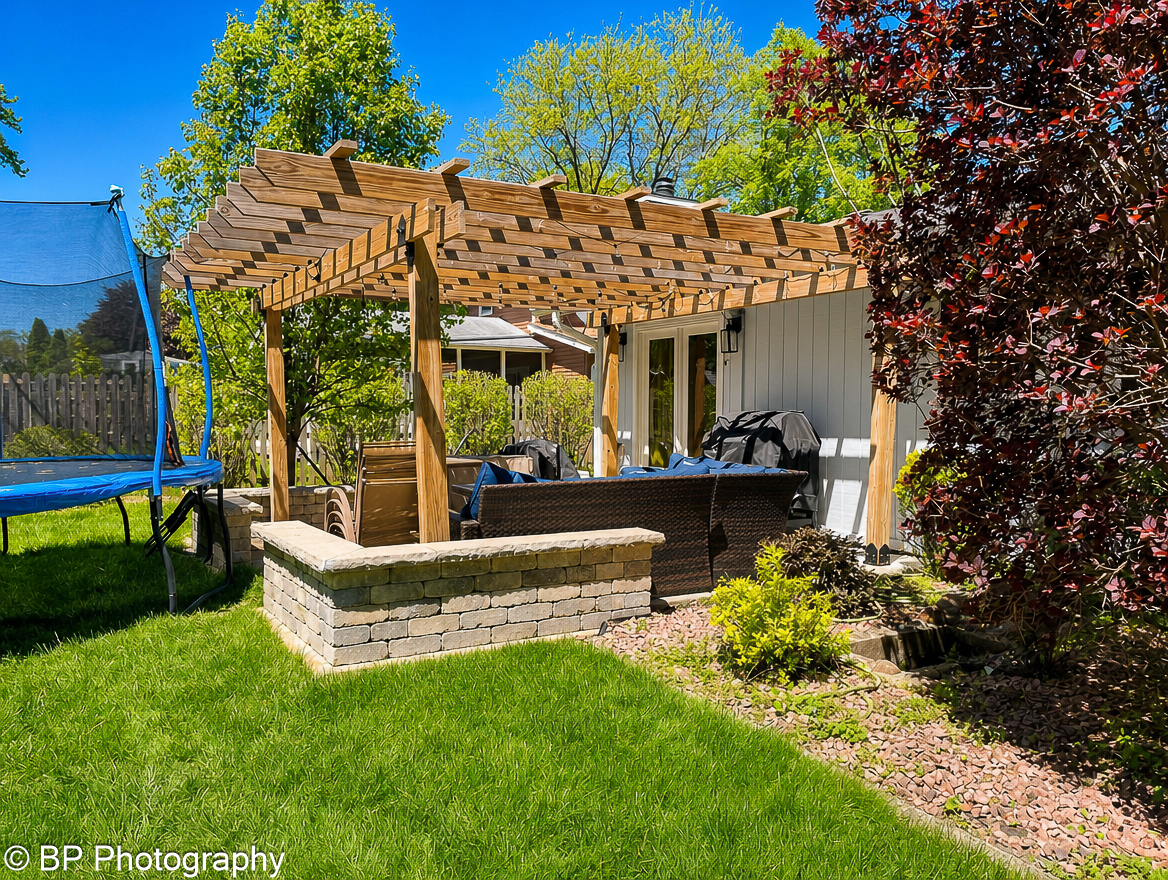 516 N Beck Road, Lindenhurst, IL 60046