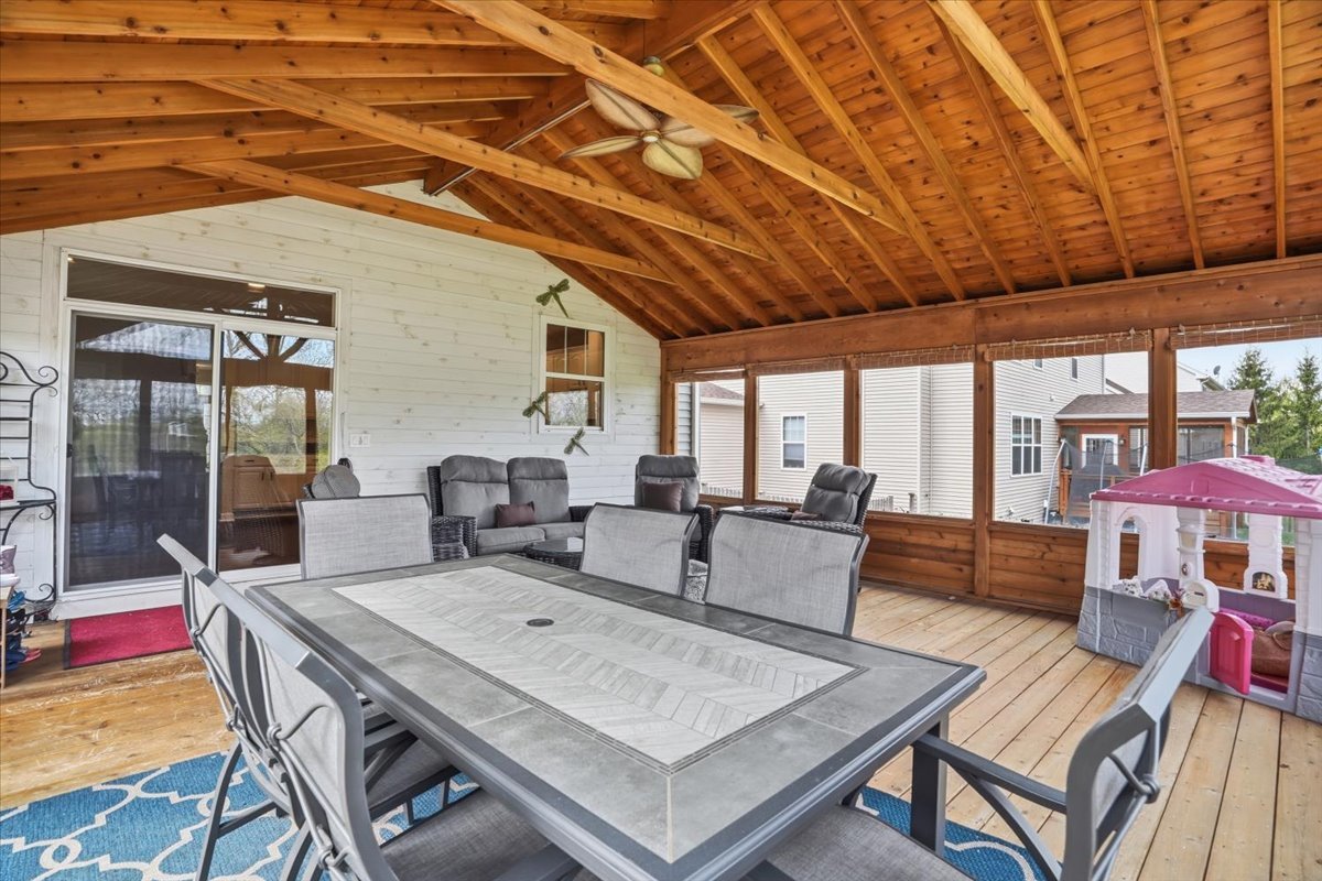 2240 Trailside Lane, Wauconda, IL 60084