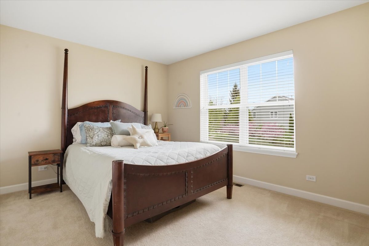 2240 Trailside Lane, Wauconda, IL 60084