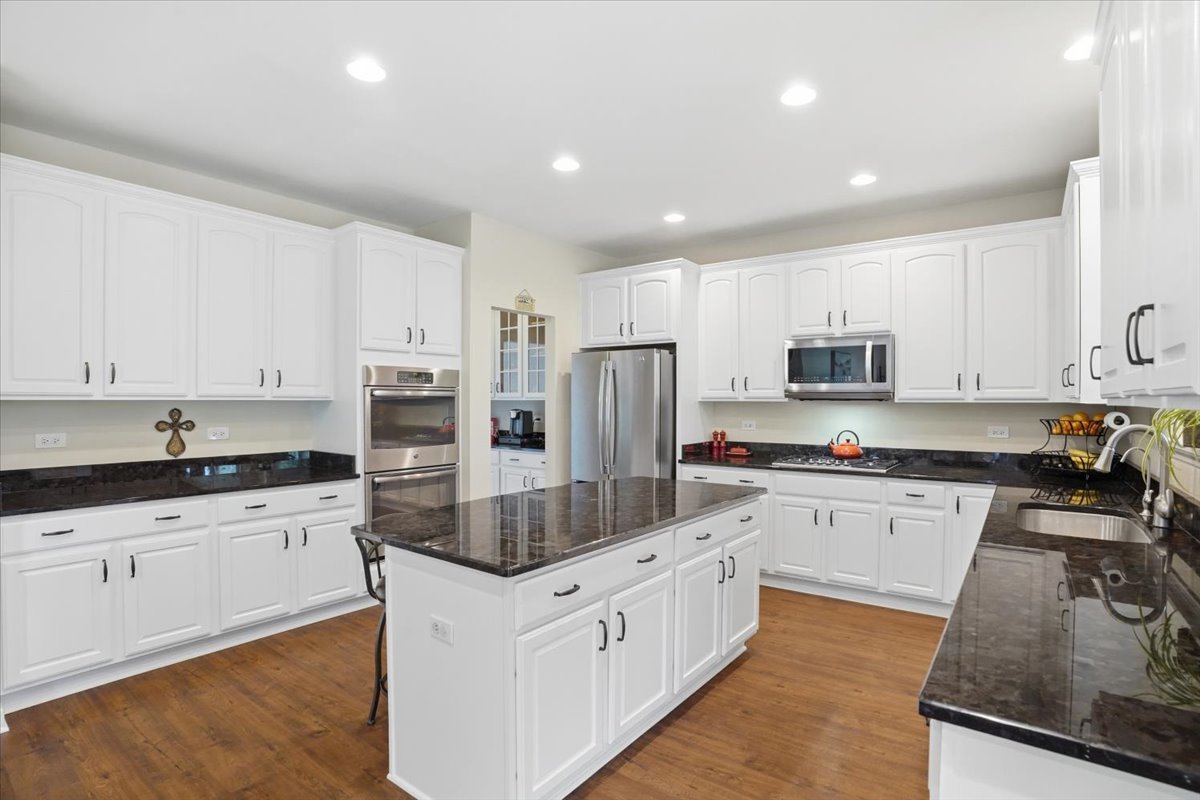 2240 Trailside Lane, Wauconda, IL 60084