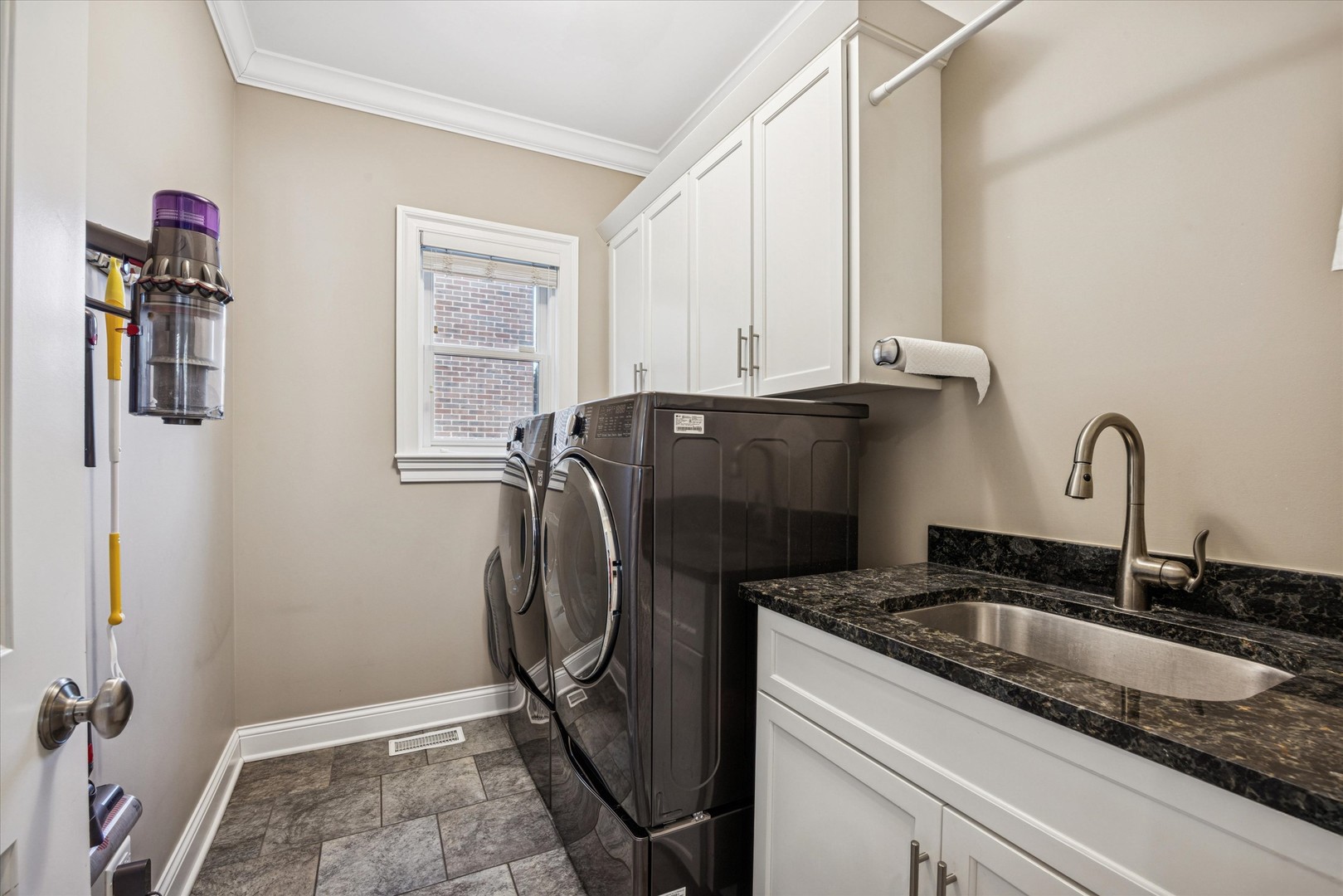 3900 Forest Avenue, Western Springs, IL 60558