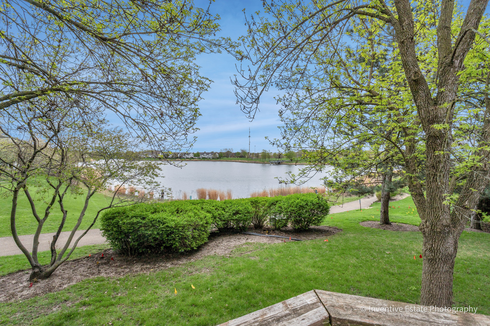 327 Shadybrook Lane, Aurora, IL 60504