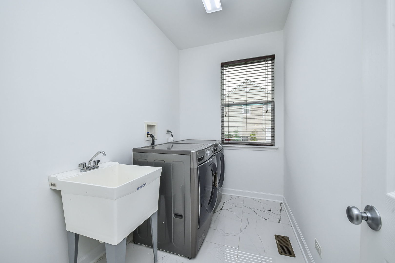 2393 Bryn Mawr Lane, Crystal Lake, IL 60014