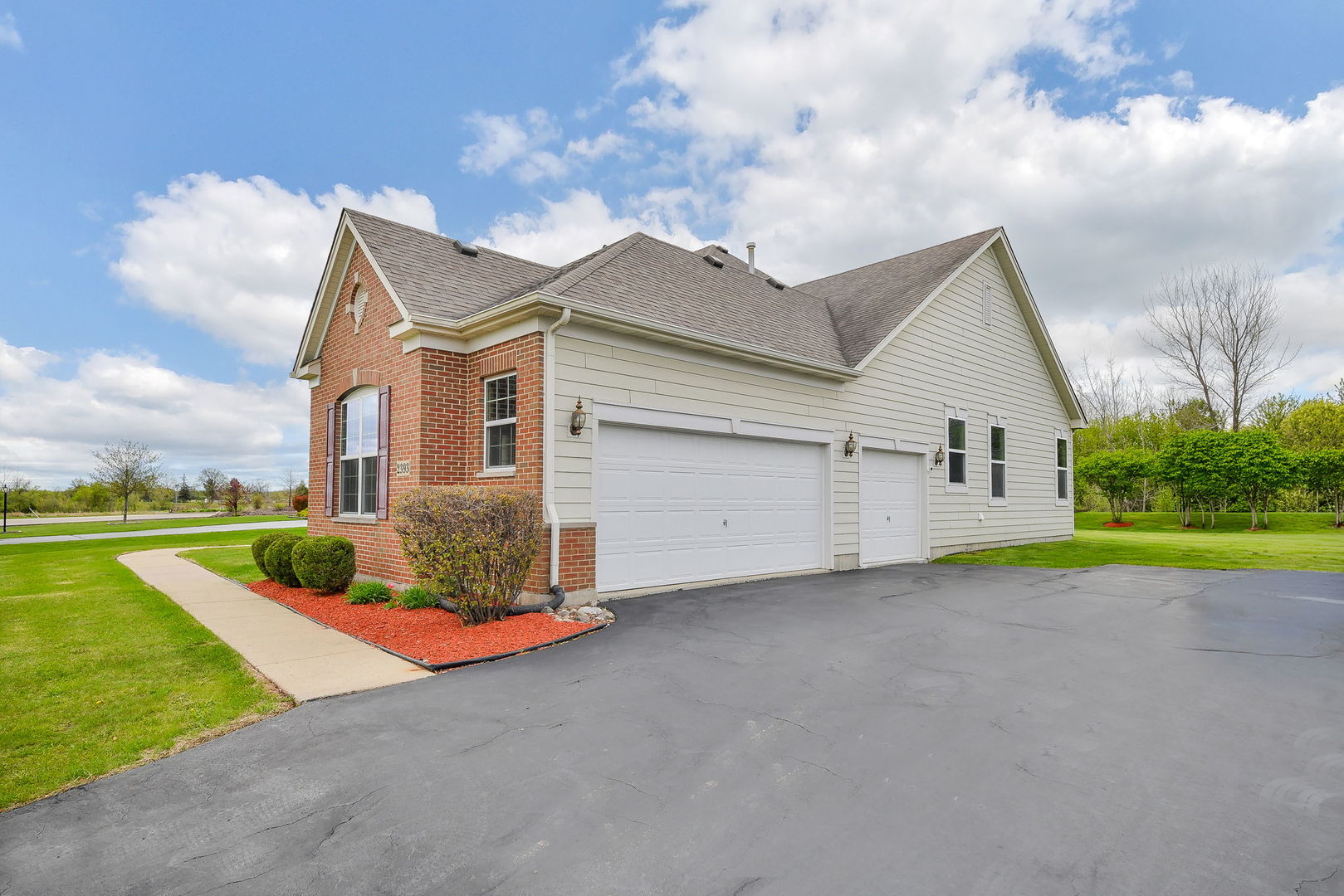 2393 Bryn Mawr Lane, Crystal Lake, IL 60014