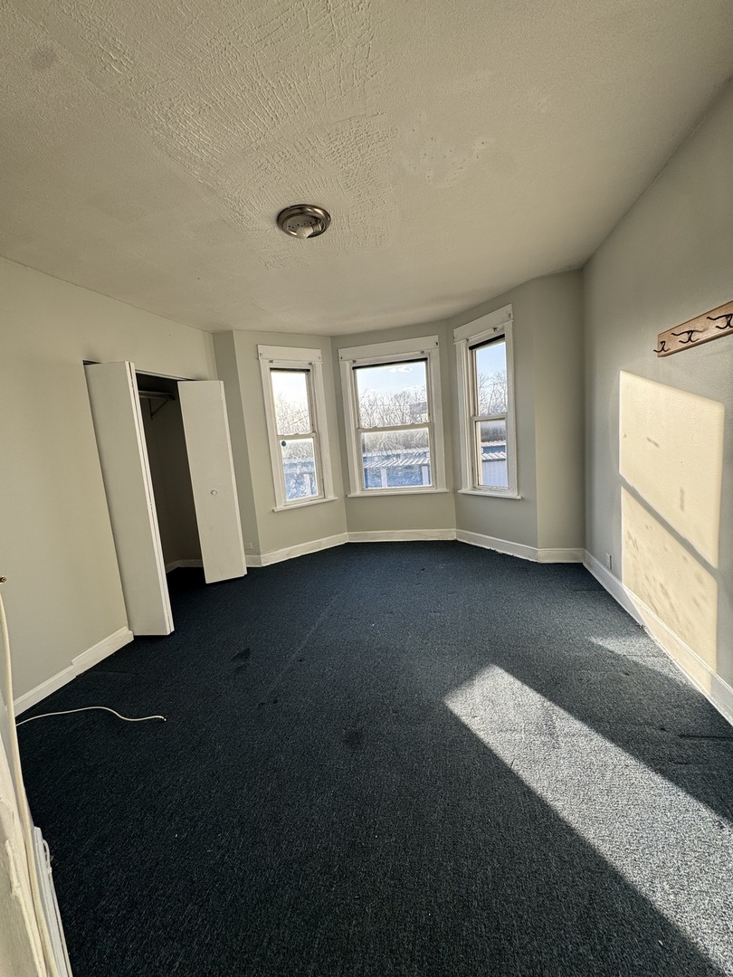 5015 N Kimberly Avenue, Chicago, IL 60630