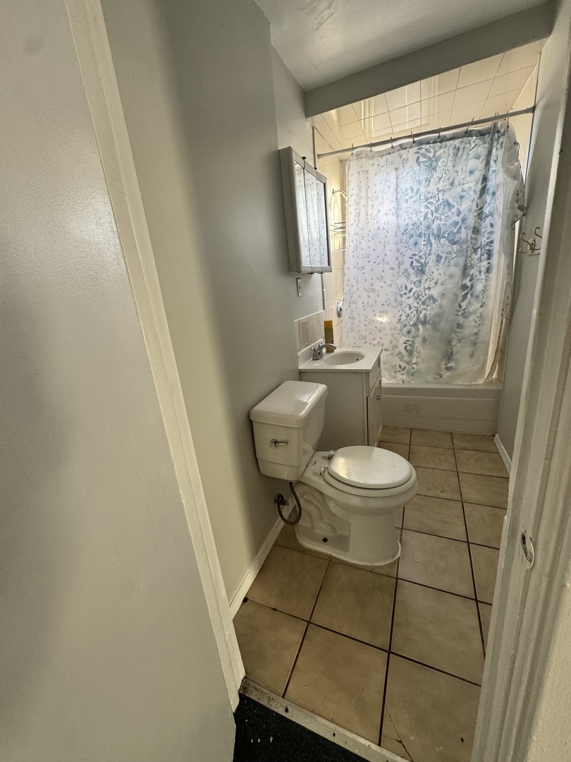 5015 N Kimberly Avenue, Chicago, IL 60630