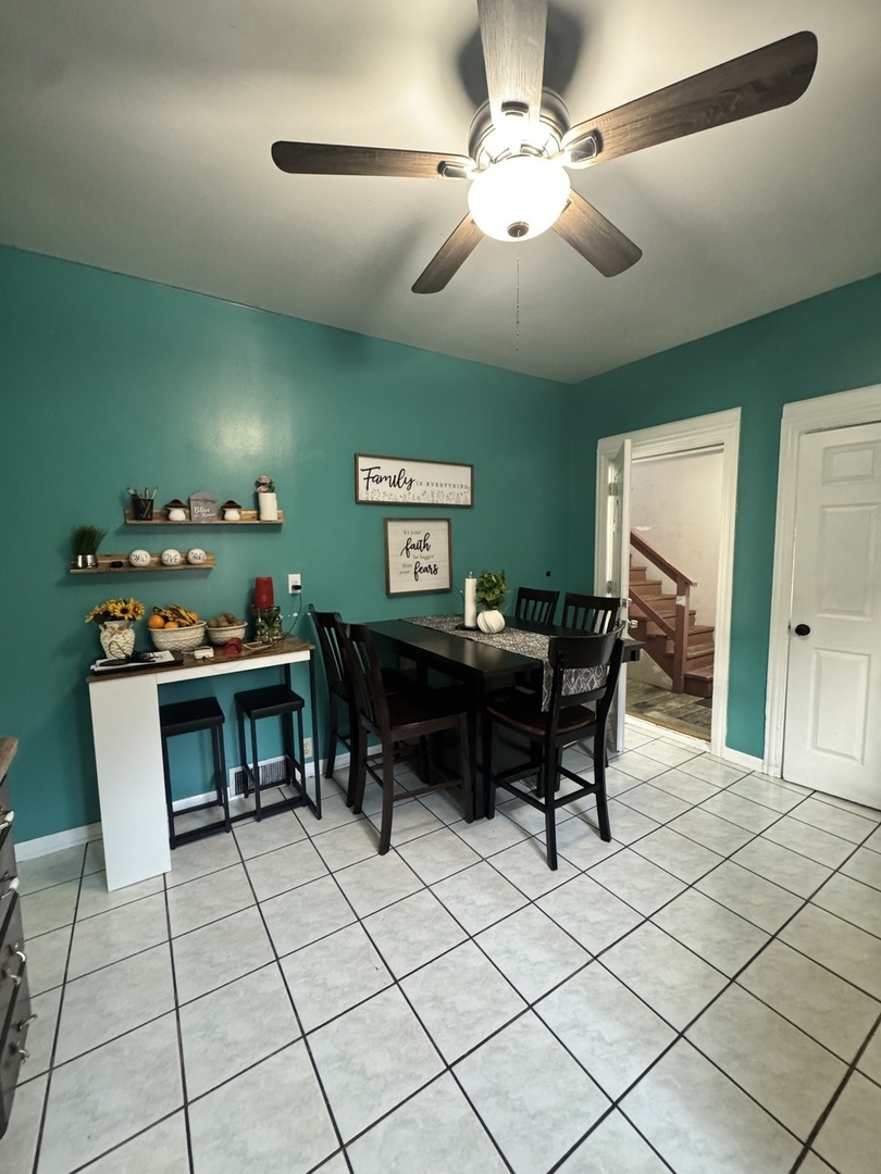 5015 N Kimberly Avenue, Chicago, IL 60630