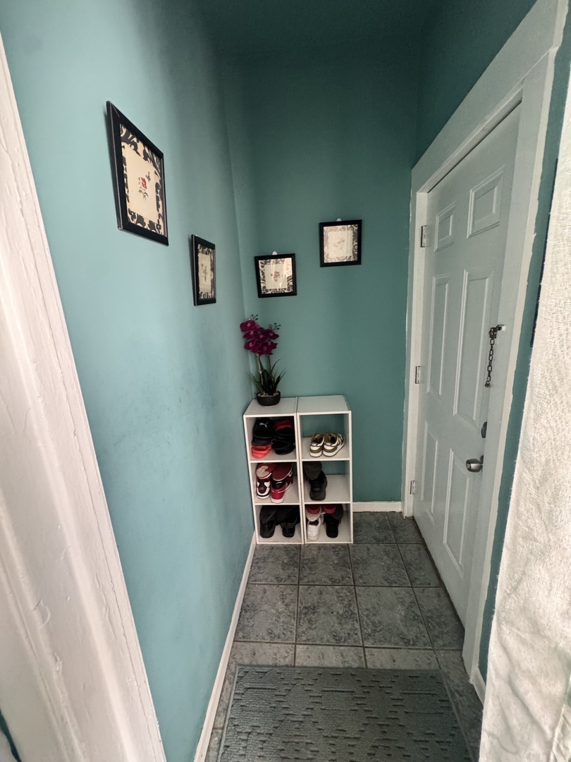 5015 N Kimberly Avenue, Chicago, IL 60630