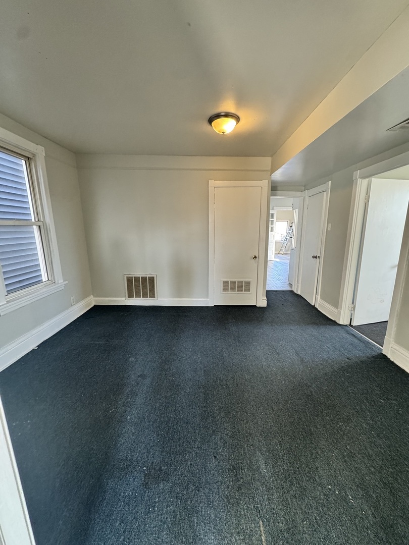 5015 N Kimberly Avenue, Chicago, IL 60630