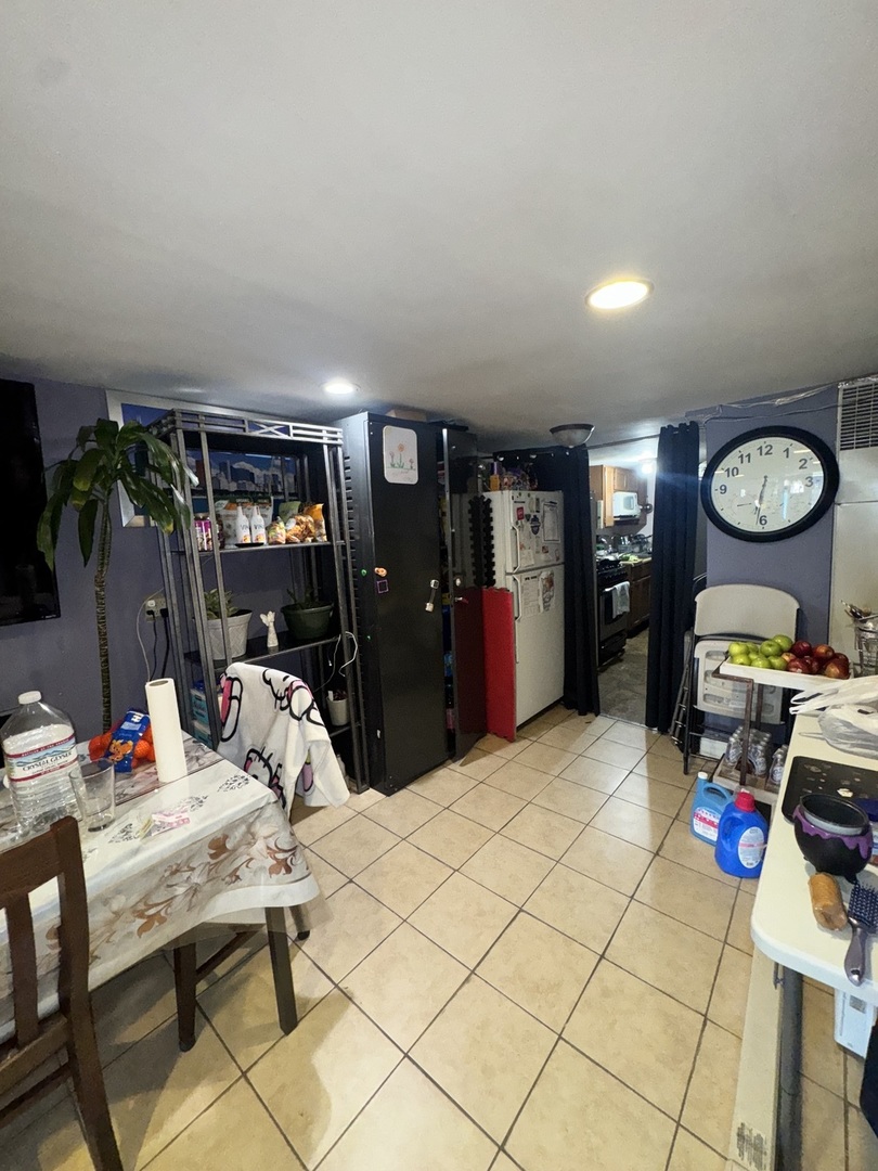 5015 N Kimberly Avenue, Chicago, IL 60630