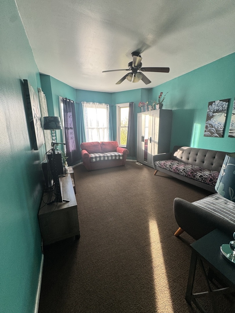 5015 N Kimberly Avenue, Chicago, IL 60630