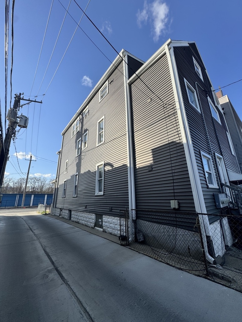 5015 N Kimberly Avenue, Chicago, IL 60630
