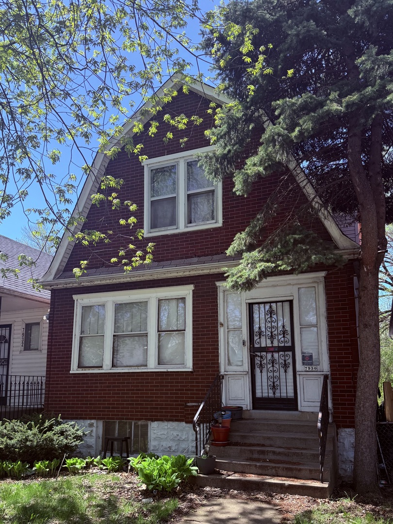 7930 S Muskegon Avenue, Chicago, IL 60617