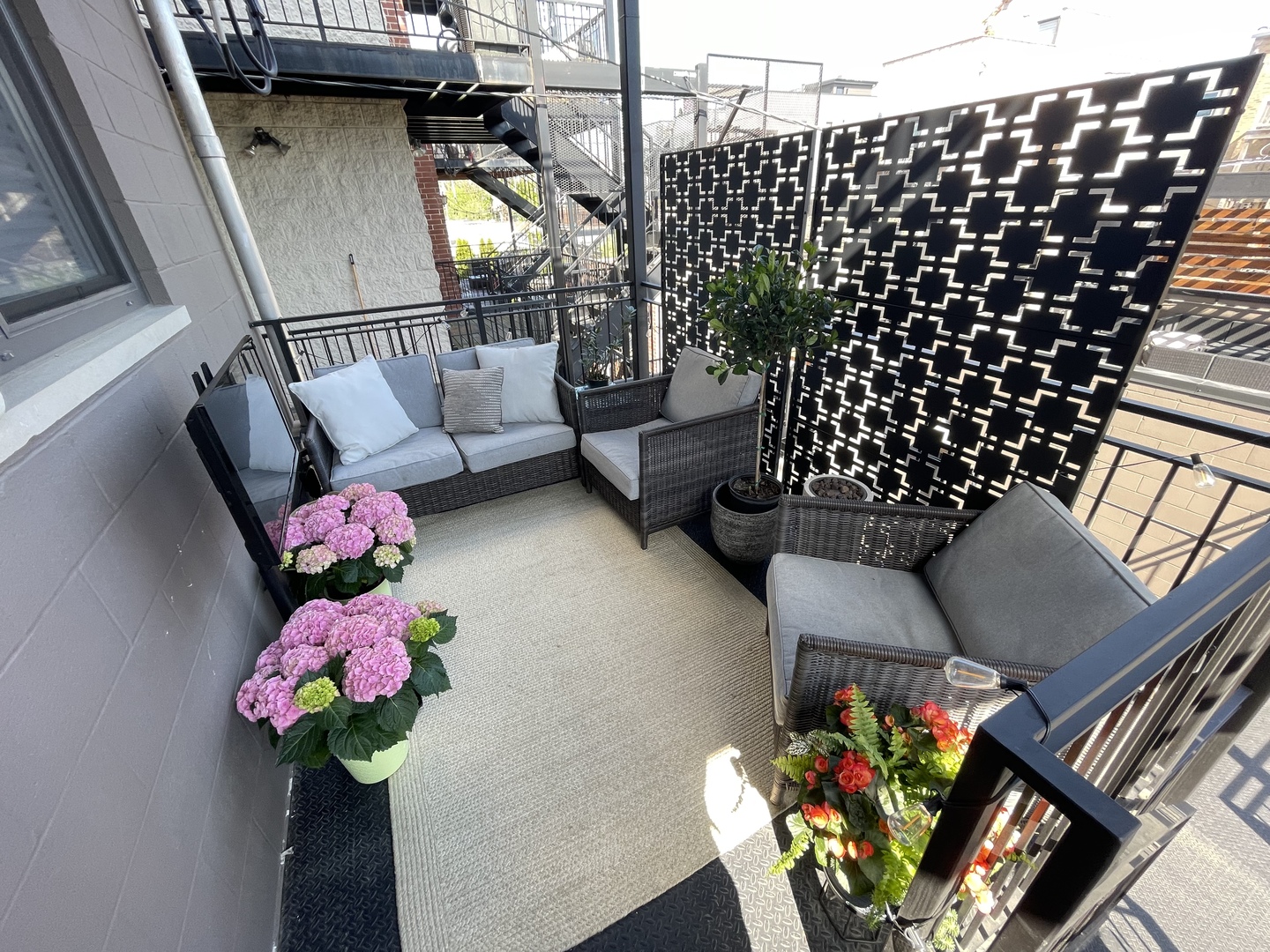 2704 W Thomas Street #2, Chicago, IL 60622