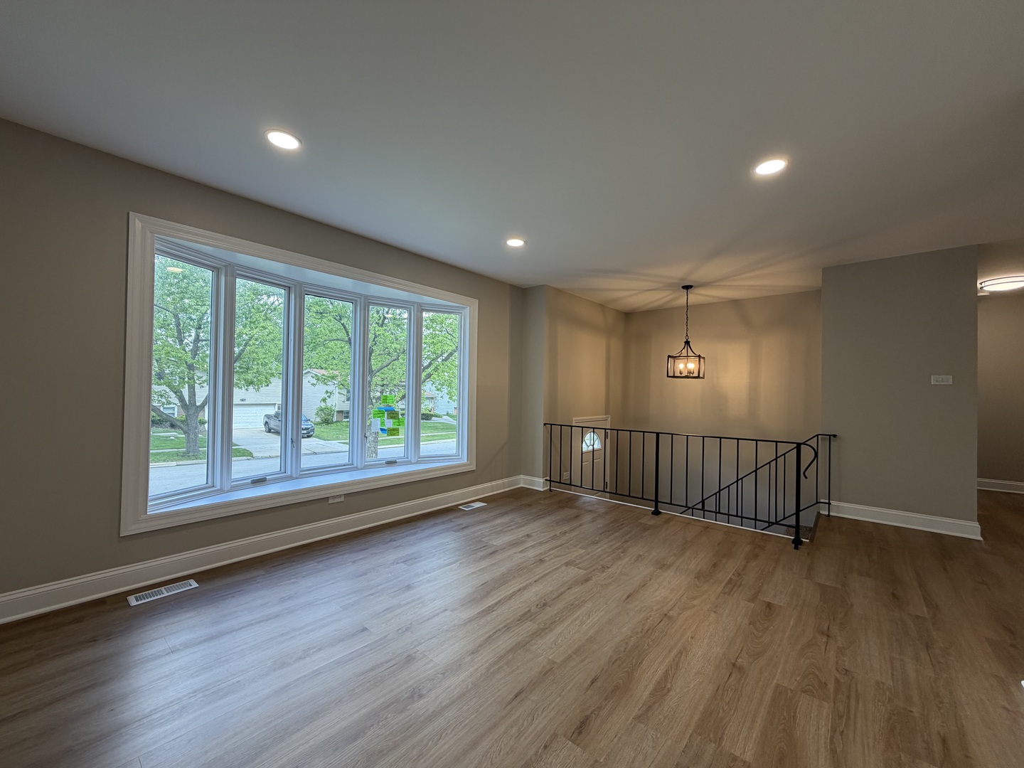 5747 Dover Road, Oak Forest, IL 60452