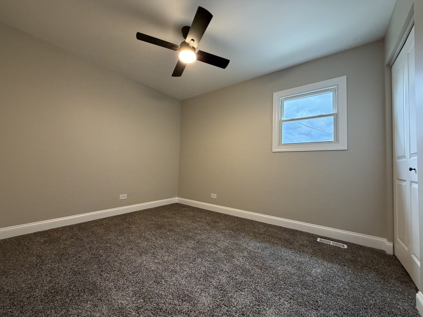 5747 Dover Road, Oak Forest, IL 60452