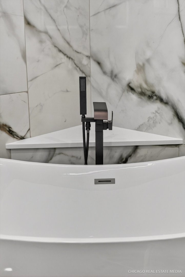 6090 Belmont Road, Downers Grove, IL 60516