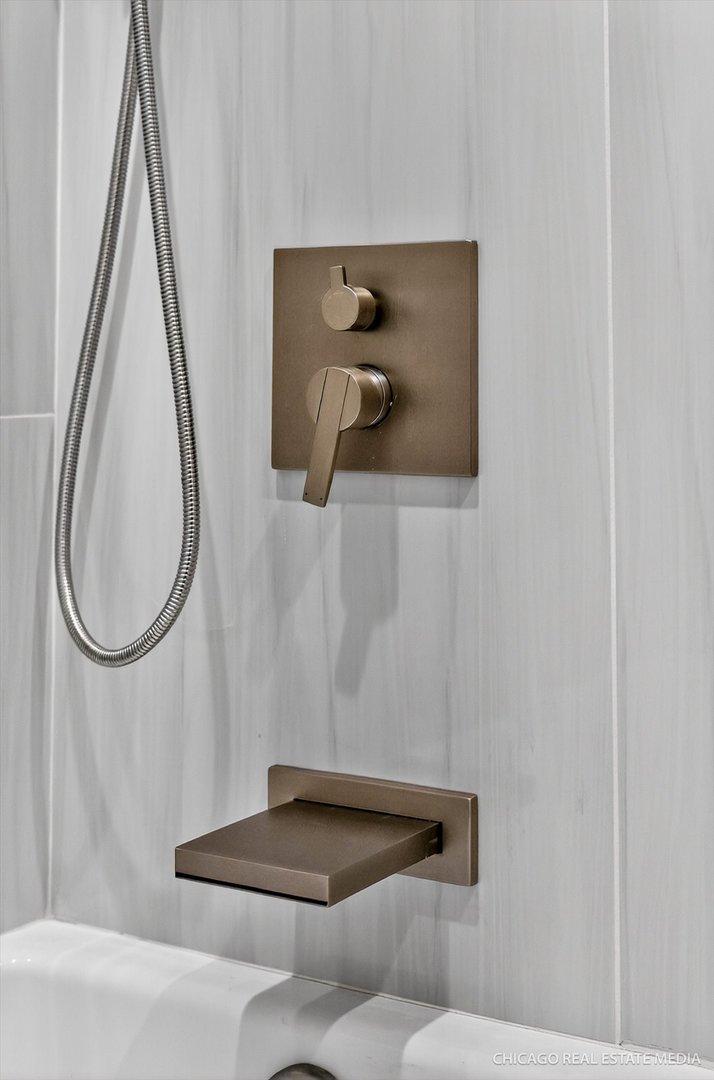 6090 Belmont Road, Downers Grove, IL 60516