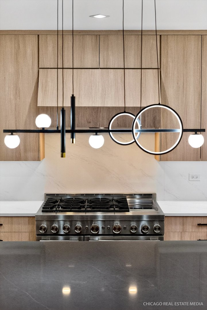 6090 Belmont Road, Downers Grove, IL 60516