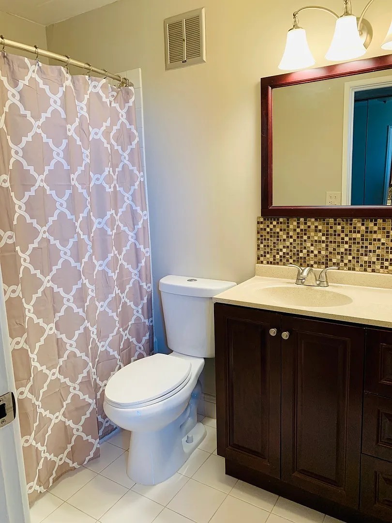 225 S Rohlwing Road #518, Palatine, IL 60074