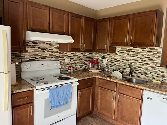 183 N Waters Edge Drive #301, Glendale Heights, IL 60139