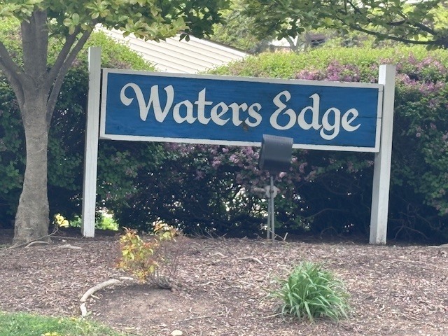 183 N Waters Edge Drive #301, Glendale Heights, IL 60139